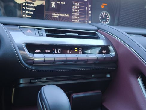 Used 2018 Lexus LC 500 Coupe image 27