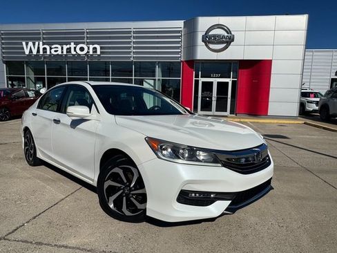 Used 2017 Honda Accord EX image 1
