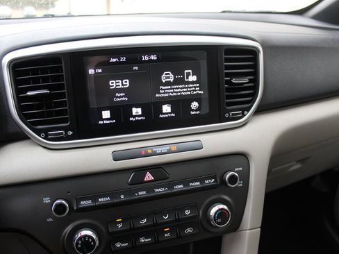 Used 2020 Kia Sportage S w/ S Sunroof Package image 9