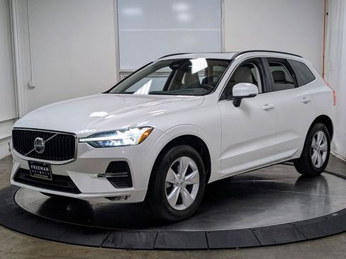 Used 2022 Volvo XC60 B5 Momentum AWD/4WD image 4