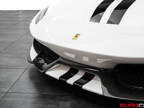 Used 2020 Ferrari 488 Pista Coupe image 14