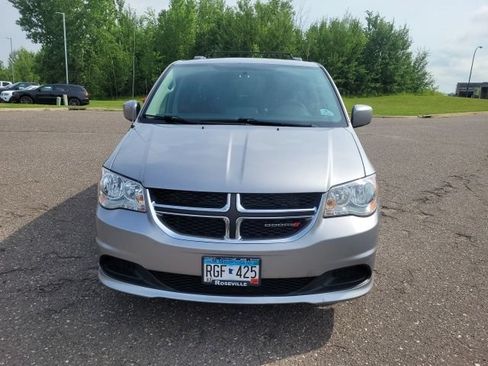 Used 2016 Dodge Grand Caravan SXT FWD image 13