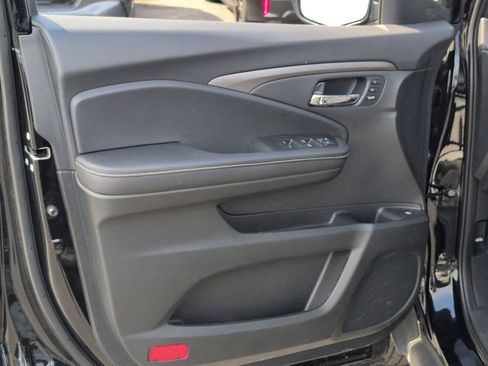 Used 2025 Honda Ridgeline RTL image 11