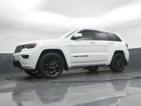 Used 2020 Jeep Grand Cherokee Altitude image 55