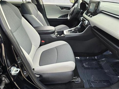 Used 2019 Toyota RAV4 XLE FWD image 19