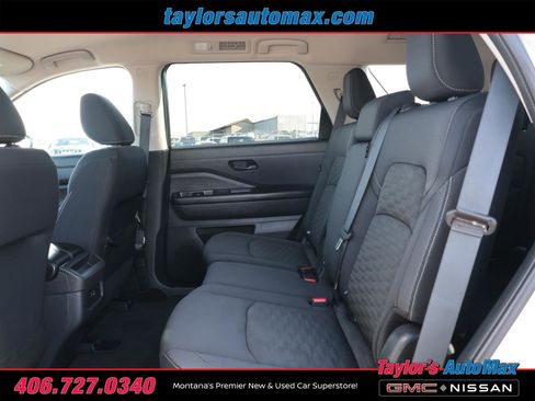 Used 2024 Nissan Pathfinder S image 6