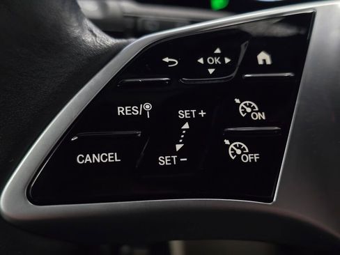 Certified 2025 Mercedes-Benz GLB 250 4MATIC image 39