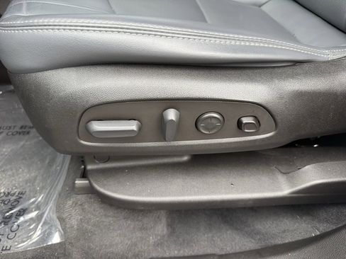 Used 2022 Buick Enclave Premium image 16