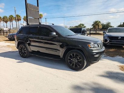 Used 2017 Jeep Grand Cherokee Altitude