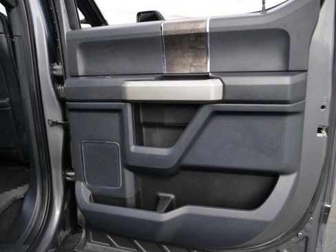 Used 2022 Ford F350 Lariat w/ Black Appearance Package image 40