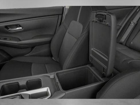 Used 2024 Nissan Sentra SV image 11