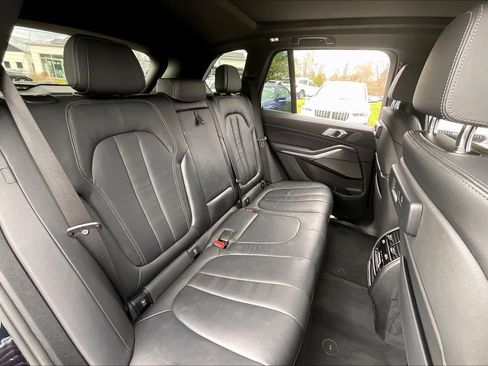 Used 2021 BMW X5 xDrive40i w/ M Sport Package AWD/4WD image 37