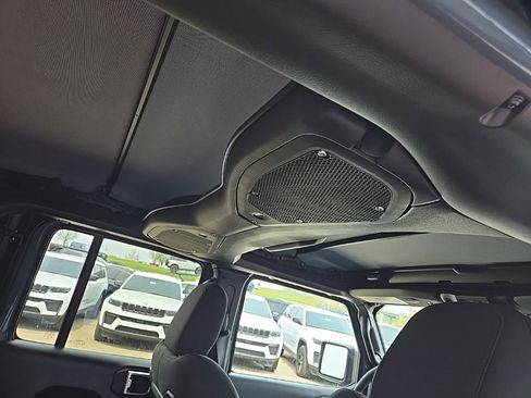 New 2026 Jeep Gladiator Mojave image 92