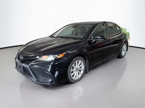 Used 2021 Toyota Camry SE FWD image 1