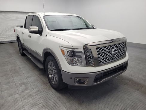 Used 2019 Nissan Titan Platinum Reserve image 13