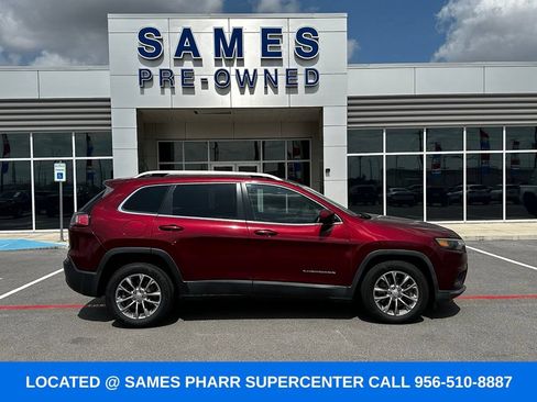 Used 2019 Jeep Cherokee Latitude Plus w/ Trailer Tow Group FWD image 2
