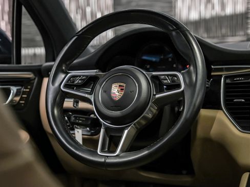 Used 2018 Porsche Macan AWD/4WD image 14