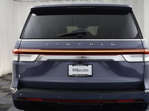 Used 2023 Lincoln Navigator Reserve AWD/4WD image 18