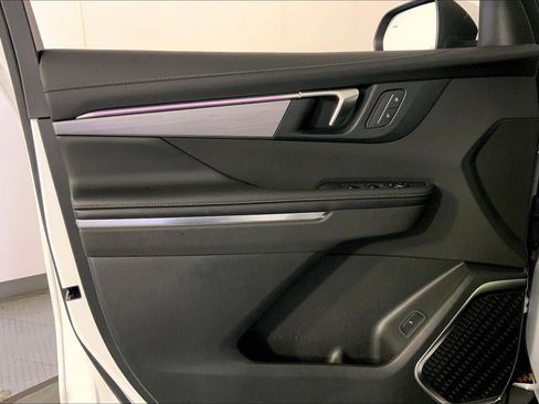 Used 2025 Buick Enclave Preferred FWD image 25