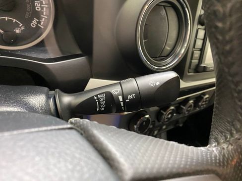 Used 2019 Toyota Tacoma SR5 image 29