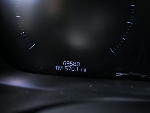 Used 2021 Volvo XC60 T6 R-Design w/ Advanced Package image 14