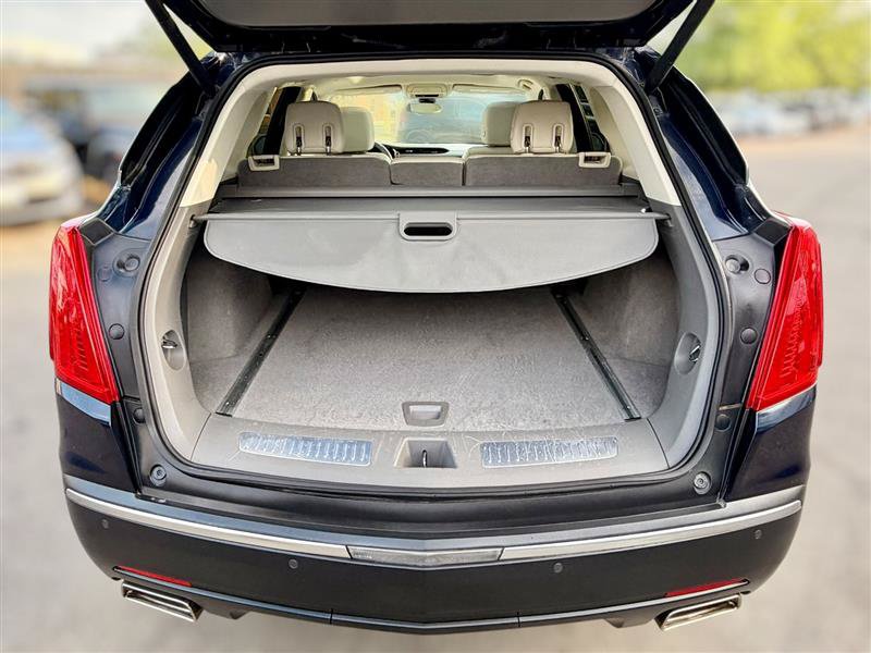 Used 2017 Cadillac XT5 Luxury w/ Driver Awareness Package FWD image 11