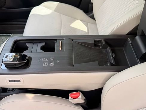 Used 2023 Nissan Ariya AWD image 25