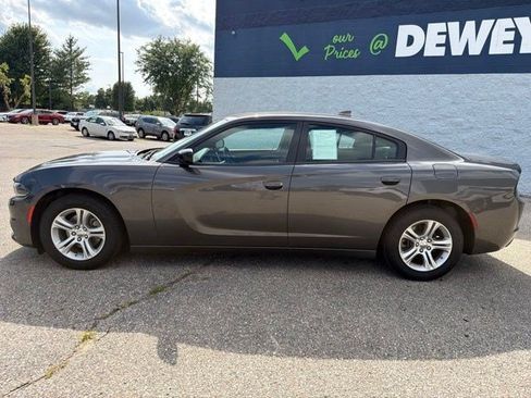 Used 2023 Dodge Charger SXT RWD image 2