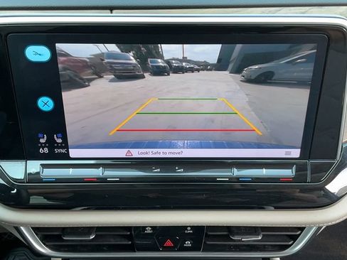 Used 2025 Volkswagen Atlas SE FWD image 22