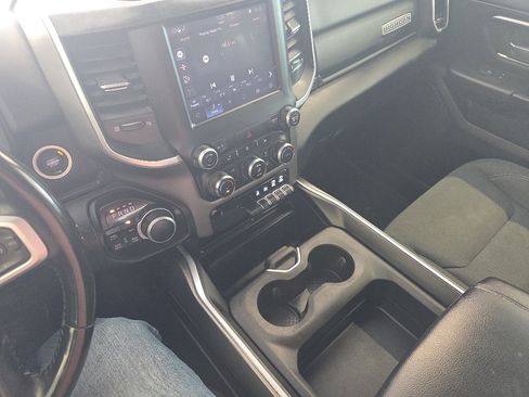 Used 2022 RAM 1500 Big Horn AWD/4WD image 12