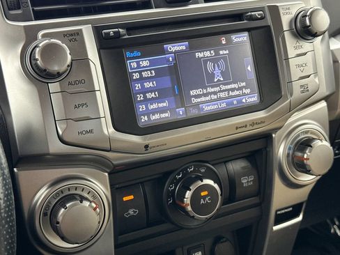 Used 2018 Toyota 4Runner SR5 AWD/4WD image 19