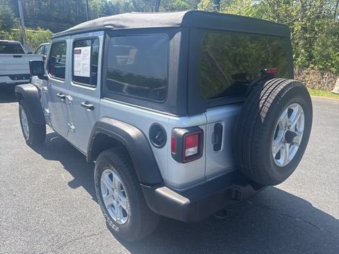 Used 2022 Jeep Wrangler Unlimited Sport AWD/4WD image 11