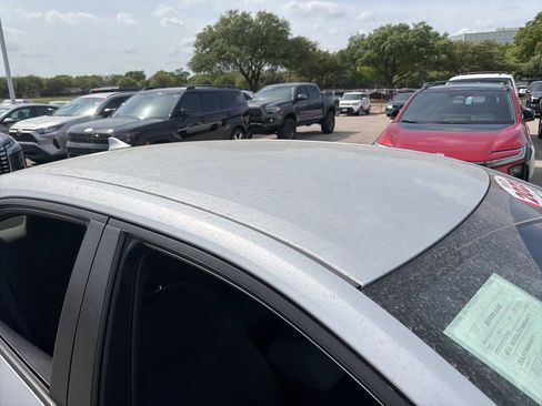 Used 2023 Toyota Corolla LE image 5