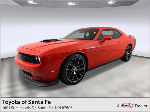 Used 2016 Dodge Challenger R/T Scat Pack RWD image 1
