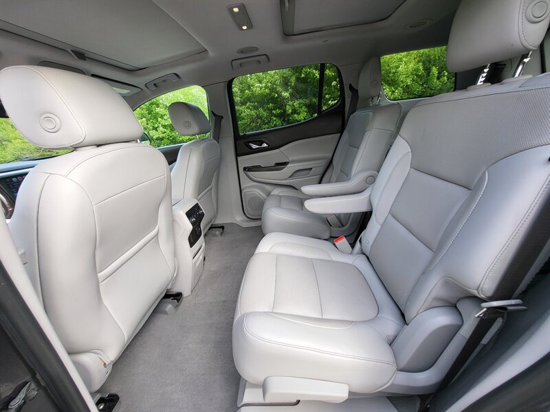 Used 2018 GMC Acadia SLT w/ LPO, Floor Liner Package FWD image 26