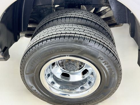 Used 2024 RAM 3500 Tradesman w/ Chrome Appearance Group image 30