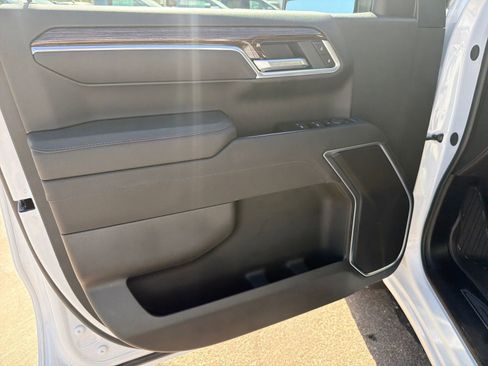 New 2026 GMC Sierra 1500 SLE image 15