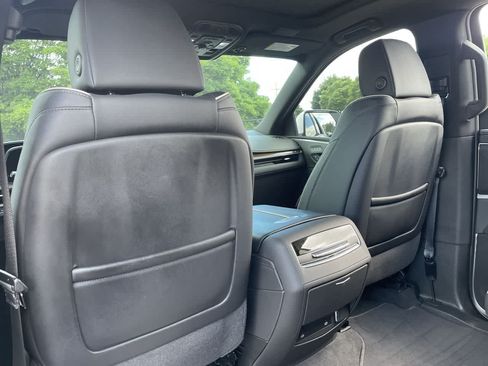 Used 2023 Cadillac Escalade ESV Premium Luxury w/ LPO, Floor Liner Package AWD/4WD image 21