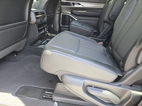 New 2026 Jeep Grand Wagoneer Limited AWD/4WD image 22