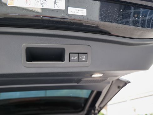 Used 2025 Toyota 4Runner Limited AWD/4WD image 44