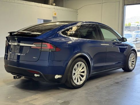 Used 2016 Tesla Model X 75D image 4
