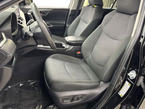 Used 2024 Toyota RAV4 XLE image 4