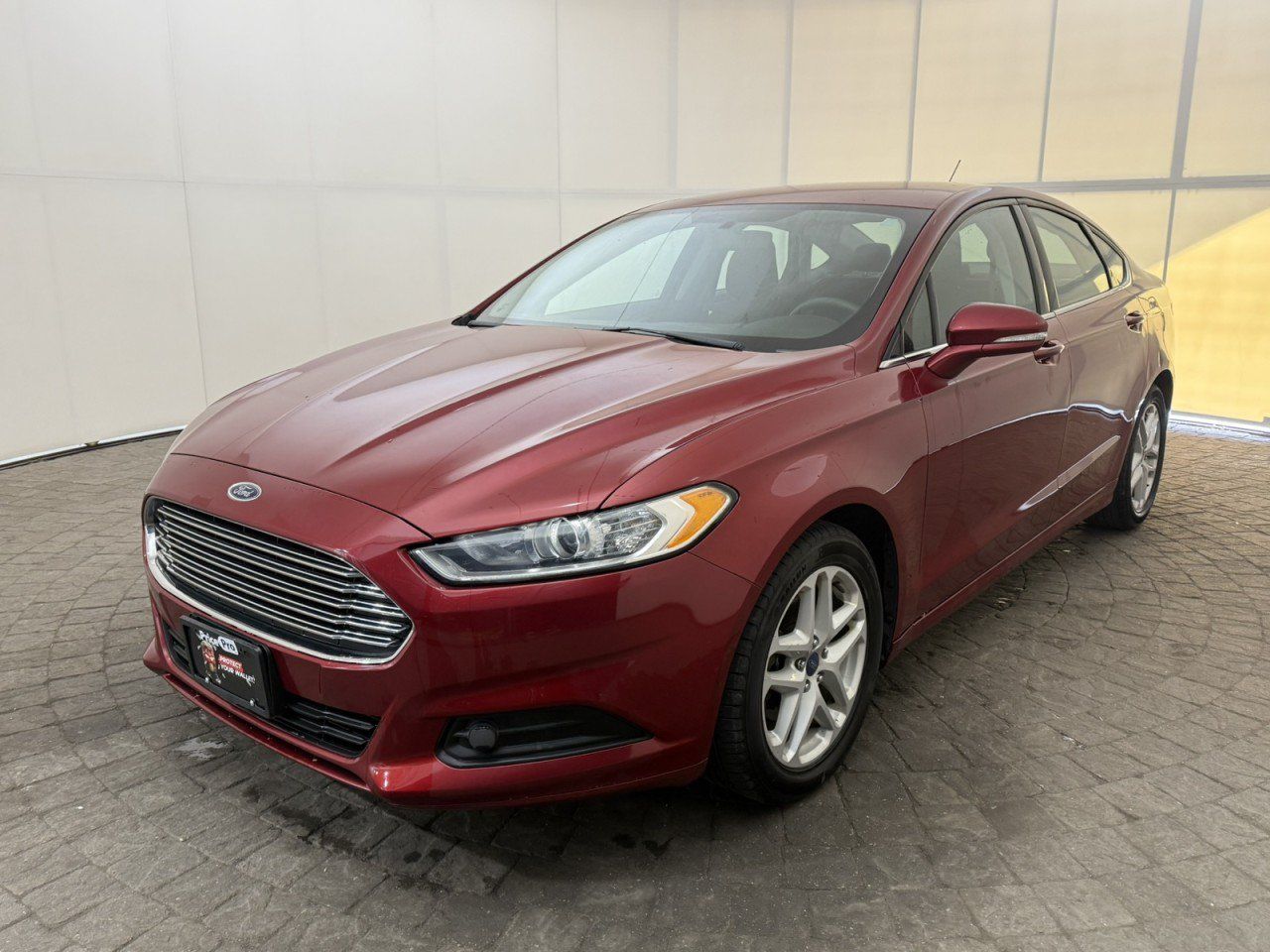 Used 2014 Ford Fusion SE FWD image 3