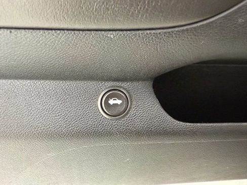 Used 2011 Chevrolet Camaro SS image 33