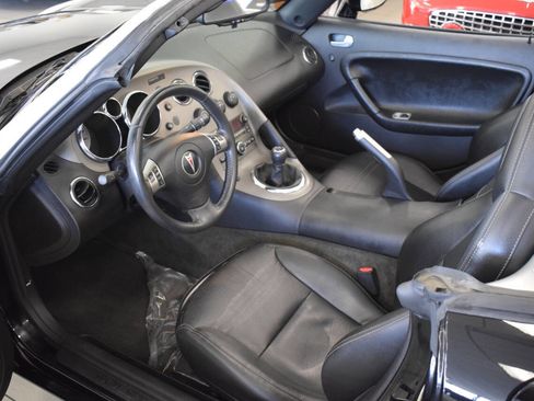 Used 2007 Pontiac Solstice Convertible w/ Premium Package image 34