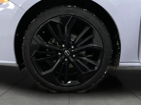 Used 2024 Nissan Altima 2.5 SR image 12