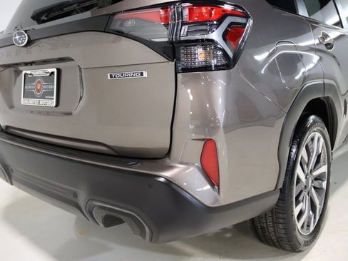 Used 2025 Subaru Forester Touring image 9