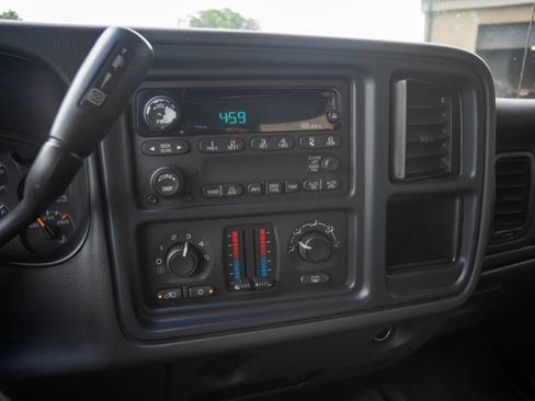 Used 2003 Chevrolet Silverado 2500 LS RWD image 21