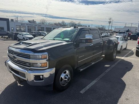 Used 2018 Chevrolet Silverado 3500 LTZ w/ Duramax Plus Package image 2