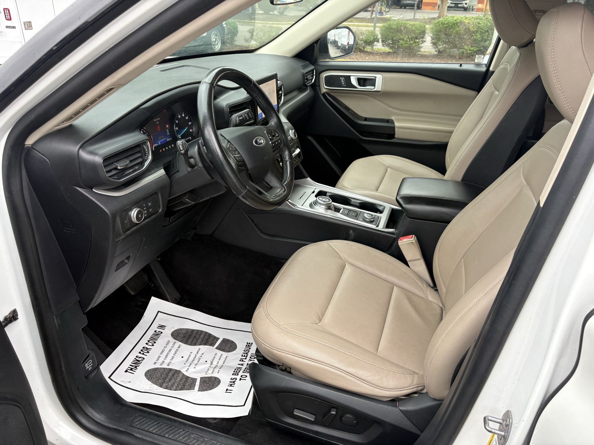 Used 2020 Ford Explorer XLT w/ Equipment Group 202A AWD/4WD image 10